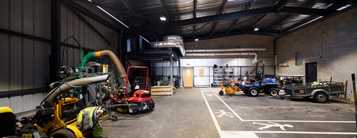 Vue de l'atelier machineries